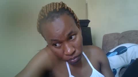 Snapshot of sweetdiva2012 chatting on 09/17/25, 06:48 sweetdiva2012 online show from 09/17/25, 06:48