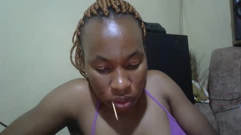 Snapshot of sweetdiva2012 chatting on 09/20/25, 07:48 sweetdiva2012 online show from 09/20/25, 07:48