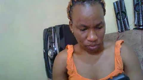 Snapshot of sweetdiva2012 chatting on 10/06/25, 06:11 sweetdiva2012 online show from 10/06/25, 06:11