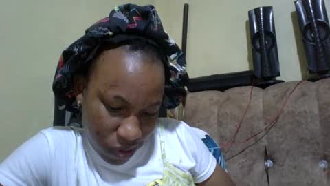 Snapshot of sweetdiva2012 chatting on 10/12/25, 02:10 sweetdiva2012 online show from 10/12/25, 02:10