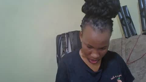 Snapshot of sweetdiva2012 chatting on 10/24/25, 08:11 sweetdiva2012 online show from 10/24/25, 08:11