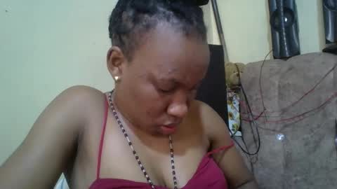 Snapshot of sweetdiva2012 chatting on 10/28/25, 06:06 sweetdiva2012 online show from 10/28/25, 06:06