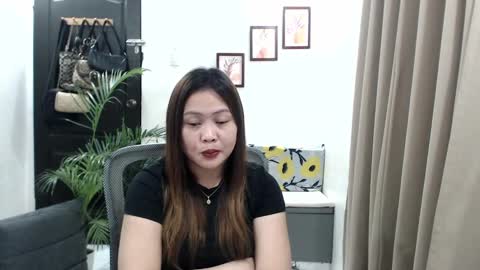 Snapshot of sweetestsmile_ chatting on 01/24/25, 02:18 Khaye online show from 01/24/25, 02:18