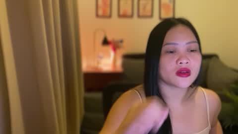 Snapshot of sweetestsmile_ chatting on 10/02/25, 06:42 Khaye online show from 10/02/25, 06:42