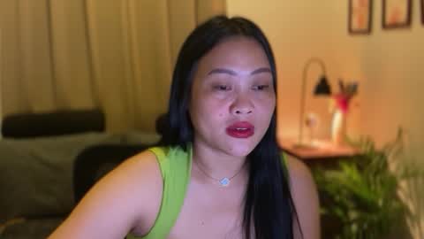 Snapshot of sweetestsmile_ chatting on 11/14/25, 01:54 Khaye online show from 11/14/25, 01:54