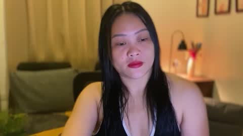 Snapshot of sweetestsmile_ chatting on 11/16/25, 07:25 Khaye online show from 11/16/25, 07:25