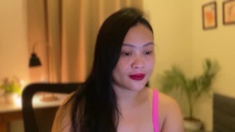 Snapshot of sweetestsmile_ chatting on 02/16/26, 12:18 Khaye online show from 02/16/26, 12:18