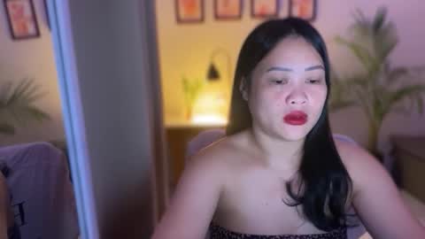 Snapshot of sweetestsmile_ chatting on 02/24/26, 01:14 Khaye online show from 02/24/26, 01:14