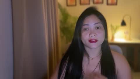 Snapshot of sweetestsmile_ chatting on 03/13/26, 02:40 Khaye online show from 03/13/26, 02:40