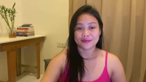 Snapshot of sweetestsmile_ chatting on 05/16/26, 03:33 Khaye online show from 05/16/26, 03:33