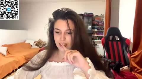 Snapshot of sweetfenomen67 chatting on 07/16/26, 07:09 Joanna online show from 07/16/26, 07:09