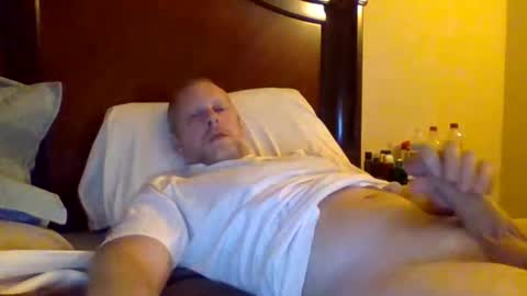 sweetg233 online show from 10/19/25, 06:03
