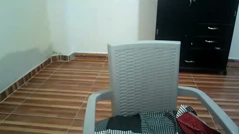 Snapshot of sweetgirl213742 chatting on 03/05/25, 07:38 Victoria Santos online show from 03/05/25, 07:38