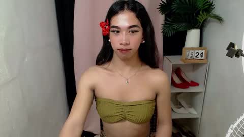 Snapshot of sweetgirl_acxx chatting on 05/24/26, 09:09 Just call me AC online show from 05/24/26, 09:09