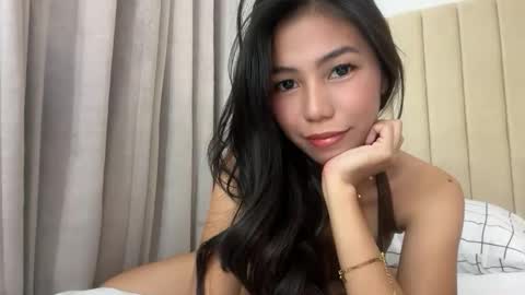 Snapshot of sweetgirl_ella chatting on 11/29/25, 06:27 Ella online show from 11/29/25, 06:27