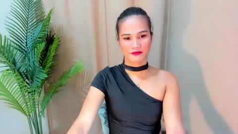 Snapshot of sweetgirl_latina143 chatting on 09/28/25, 06:57 sweetgirl_latina143 online show from 09/28/25, 06:57