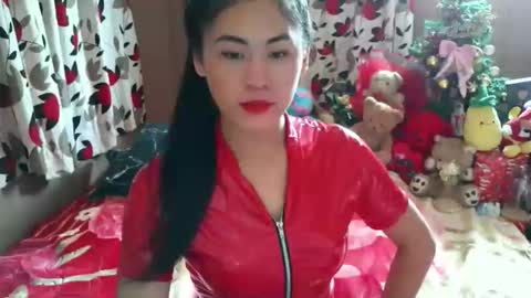 sweetgirllucy24xx online show from 10/03/25, 04:53