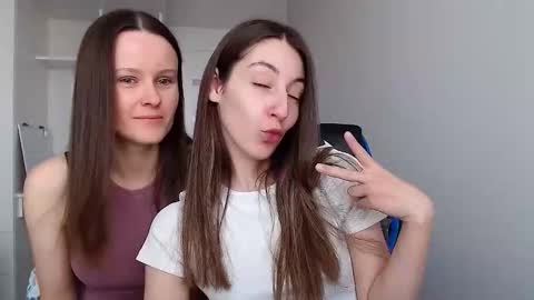 Emma  online show from 11/28/25, 11:24