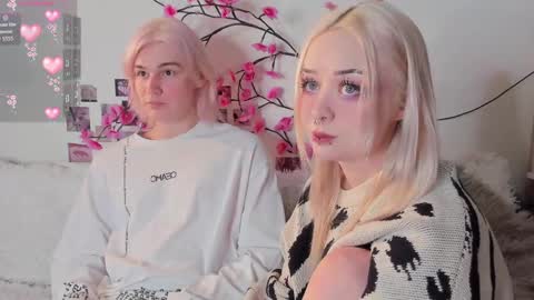 sweethearts_friends online show from 04/01/26, 09:23