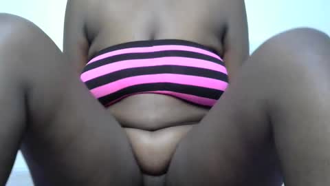Snapshot of sweetheidey chatting on 05/19/26, 09:21 sweetheidey online show from 05/19/26, 09:21