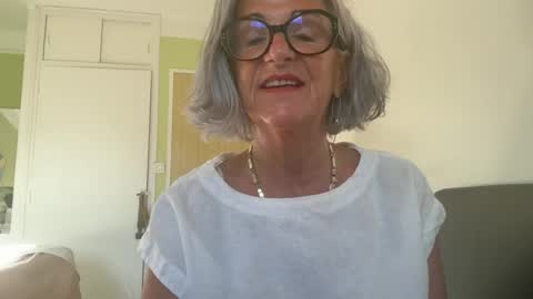 Snapshot of sweethoneymonica chatting on 07/07/26, 06:05 SweetHoneyMonica online show from 07/07/26, 06:05
