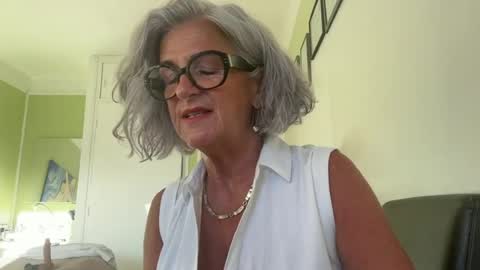 Snapshot of sweethoneymonica chatting on 07/09/26, 05:33 SweetHoneyMonica online show from 07/09/26, 05:33