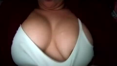 Snapshot of sweetie__annie chatting on 02/18/25, 04:58 Ana Mara  i cant Make noise My family is here  online show from 02/18/25, 04:58