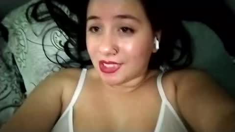 Snapshot of sweetie__annie chatting on 02/20/25, 07:01 Ana Mara  i cant Make noise My family is here  online show from 02/20/25, 07:01