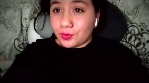 Snapshot of sweetie__annie chatting on 02/23/25, 04:28 Ana Mara  i cant Make noise My family is here  online show from 02/23/25, 04:28