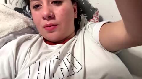 Snapshot of sweetie__annie chatting on 09/10/25, 06:02 Ana Mara  i cant Make noise My family is here  online show from 09/10/25, 06:02