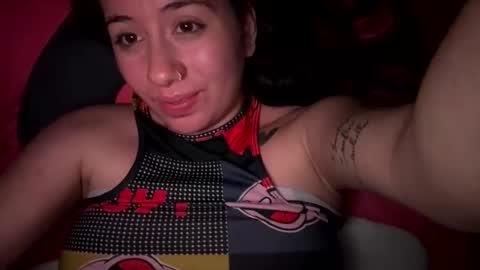 Snapshot of sweetie__annie chatting on 04/29/26, 05:33 Ana Mara i cant Make noise My family is here online show from 04/29/26, 05:33