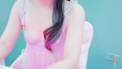sweetie_bae99 online show from 05/18/26, 03:24