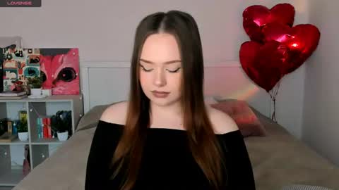 Snapshot of sweetie_candy_ chatting on 06/18/26, 03:27 Hannah online show from 06/18/26, 03:27