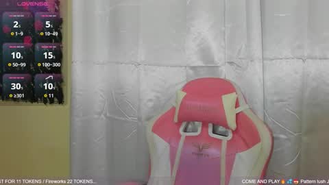 Snapshot of sweetieandjuiicy chatting on 10/27/25, 01:04 Call me Nataly  online show from 10/27/25, 01:04