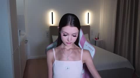 Snapshot of sweetiebones chatting on 04/29/26, 03:38 bratty gf online show from 04/29/26, 03:38