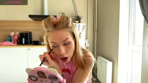 Snapshot of sweetielis chatting on 05/20/26, 06:08 sweetie Lisa3 online show from 05/20/26, 06:08