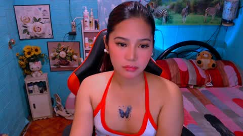 Nicole online show from 01/28/25, 10:23