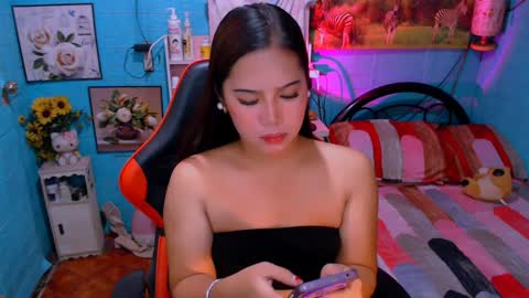 Nicole online show from 02/02/25, 10:02