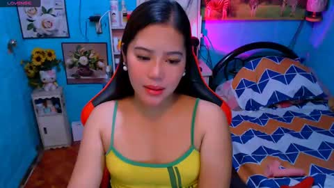 Nicole online show from 03/06/25, 12:21