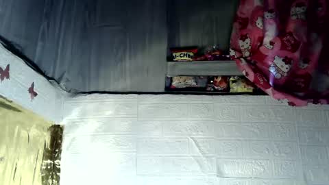 Snapshot of sweetiepiexxxx chatting on 06/19/26, 03:44 jess online show from 06/19/26, 03:44