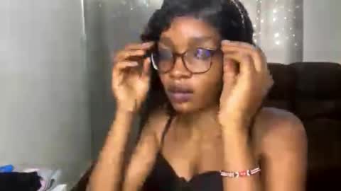 Snapshot of sweetivy645263 chatting on 03/01/26, 09:44 sweetivy645263 online show from 03/01/26, 09:44