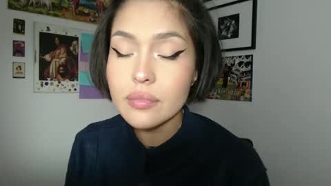 Snapshot of sweetjess01 chatting on 12/18/24, 06:32 SweetJess online show from 12/18/24, 06:32