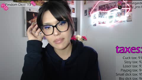 Snapshot of sweetjess01 chatting on 12/23/24, 06:11 SweetJess online show from 12/23/24, 06:11