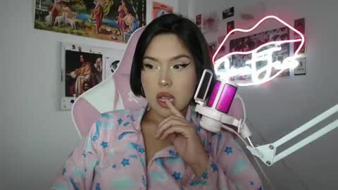 Snapshot of sweetjess01 chatting on 02/14/25, 03:33 SweetJess online show from 02/14/25, 03:33