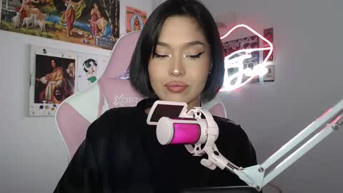 Snapshot of sweetjess01 chatting on 02/17/25, 03:47 SweetJess online show from 02/17/25, 03:47