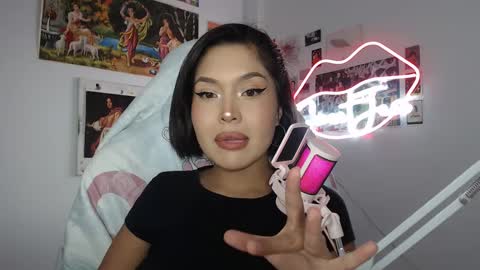 Snapshot of sweetjess01 chatting on 02/18/25, 04:58 SweetJess online show from 02/18/25, 04:58