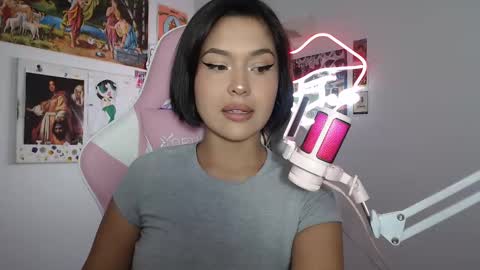 Snapshot of sweetjess01 chatting on 02/21/25, 05:56 SweetJess online show from 02/21/25, 05:56