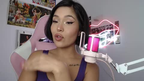 Snapshot of sweetjess01 chatting on 02/25/25, 04:35 SweetJess online show from 02/25/25, 04:35