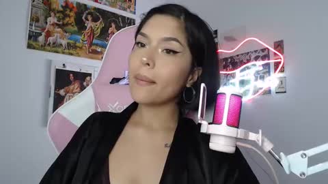 Snapshot of sweetjess01 chatting on 02/26/25, 03:32 SweetJess online show from 02/26/25, 03:32