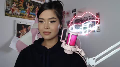 Snapshot of sweetjess01 chatting on 03/04/25, 02:17 SweetJess online show from 03/04/25, 02:17